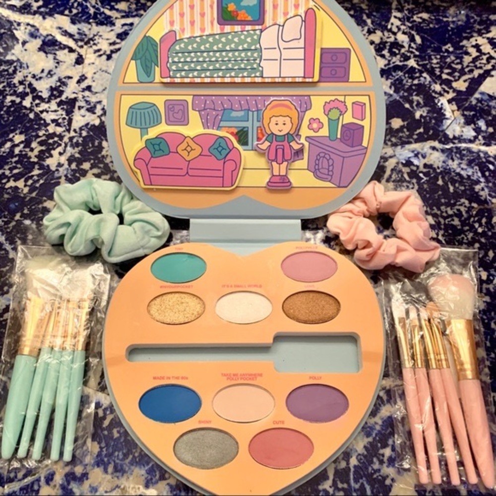 Polly Pocket Palette with PINK or BLUE Brush set Bundle